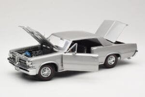 Pontiac GTO Silver Sun Star 1:18 1821 Diecast — photo 2 of 8