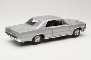 Pontiac GTO Silver Sun Star 1:18 1821 Diecast — photo 3 of 8