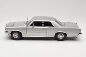 Pontiac GTO Silver Sun Star 1:18 1821 Diecast — photo 4 of 8