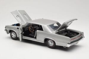Pontiac GTO Silver Sun Star 1:18 1821 Diecast — photo 5 of 8