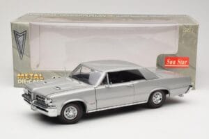 Pontiac GTO Silver Sun Star 1:18 1821 Diecast — photo 8 of 8