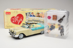 Pontiac Star Chief I Love Lucy Nautilus Blue White Sun Star 1:18 5057 Diecast — photo 7 of 7