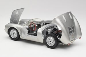Porsche 550 A Spyder Silver Maisto 1:18 50314 Diecast — photo 5 of 8