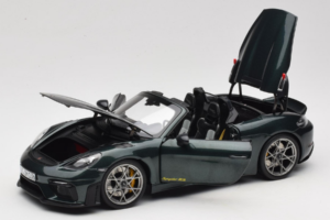 Porsche 718 Spyder RS Weissach Pack Forest Green Norev 1:18 187272 Diecast — photo 2 of 8