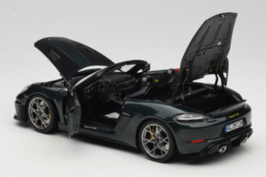 Porsche 718 Spyder RS Weissach Pack Forest Green Norev 1:18 187272 Diecast — photo 5 of 8