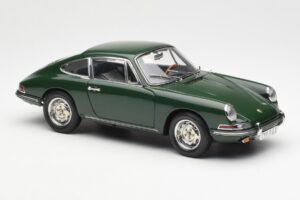 Porsche 901 Green CMC 1:18 M-067B Diecast — photo 4 of 6