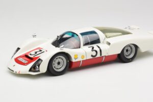 Porsche 906 LH #31 H. Herrmann / H. Linge Porsche System Engineering 24 Hours of Le Mans 1966 Minichamps 1:18 100666131 Dieca