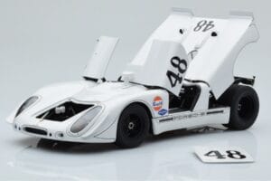 Porsche 908/02 #48 S. McQueen / P. Revson 12 Hours of Sebring 2nd Place Post Race Version 1970 AUTOart 1:18 87072 Diecast — photo 2 of 8