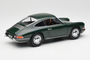 Porsche 911 901 Irish Green Kyosho 1:18 08969G Diecast — photo 3 of 8