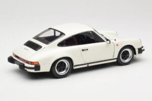 Porsche 911 930 Carrera 3.2 Grand Prix White Minichamps 1:18 100063024 Diecast — photo 3 of 8