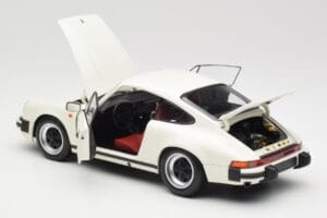 Porsche 911 930 Carrera 3.2 Grand Prix White Minichamps 1:18 100063024 Diecast — photo 5 of 8