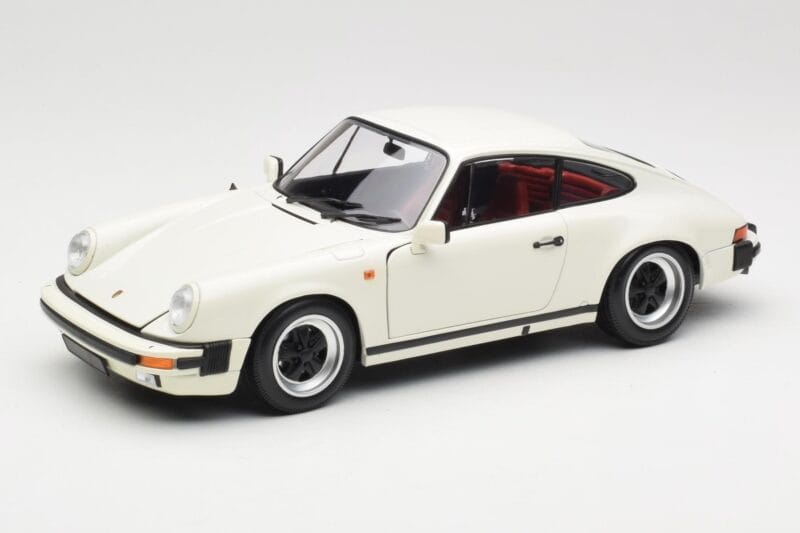 Porsche 911 930 Carrera 3.2 Grand Prix White Minichamps 1:18 100063024 Diecast