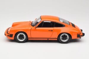 Porsche 911 930 Carrera 3.2 Signal Orange Minichamps 1:18 100063025 Diecast — photo 4 of 8