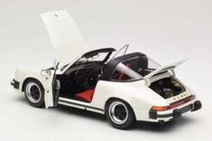 Porsche 911 930 Carrera Targa 3.2 Grand Prix White Minichamps 1:18 100063062 Diecast — photo 5 of 8