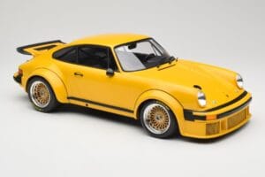 Porsche 911 934 RSR Yellow 1976 Minichamps 1:12 125766401 Diecast — photo 4 of 6