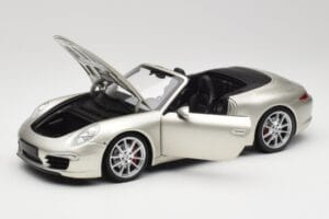 Porsche 911 991 Carrera S Cabriolet GT Silver Metallic Minichamps 1:18 100061030 Diecast — photo 2 of 8