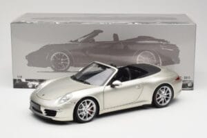 Porsche 911 991 Carrera S Cabriolet GT Silver Metallic Minichamps 1:18 100061030 Diecast — photo 8 of 8