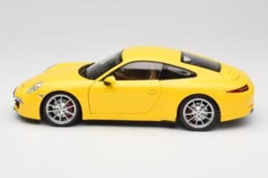 Porsche 911 991 Carrera S Racing Yellow Minichamps 1:18 100061021 Diecast — photo 4 of 8