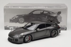 Porsche 911 991 GT3 Grey Metallic Minichamps 1:18 110062720 Diecast — photo 8 of 8