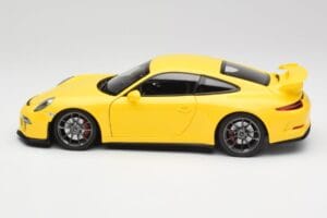 Porsche 911 991 GT3 Racing Yellow & Silver Wheels Minichamps 1:18 110062722 Diecast — photo 4 of 8