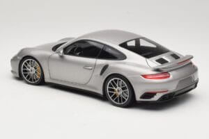 Porsche 911 991 Turbo S Silver Minichamps 1:18 113067126 Diecast — photo 7 of 8