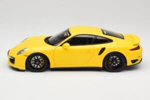 Porsche 911 991 Turbo S Yellow With Black Wheels Minichamps 1:18 110062321 Diecast — photo 4 of 8