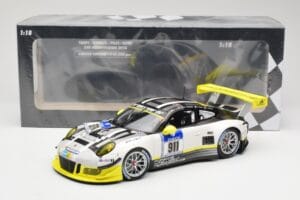 Porsche 911 991.1 GT3 R #911 Manthey Racing N. Tandy / E. Bamber 24h Nurburgring 2016 Minichamps 1:18 155166911 Diecast — photo 6 of 6