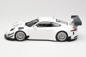Porsche 911 991.1 GT3 R White With Silver Wheels Minichamps 1:18 153166000 Diecast — photo 3 of 6