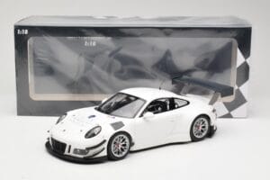Porsche 911 991.1 GT3 R White With Silver Wheels Minichamps 1:18 153166000 Diecast — photo 6 of 6