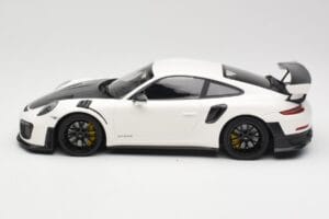 Porsche 911 991.2 GT2 RS White with Black Wheels Minichamps 1:18 155068310 Diecast — photo 3 of 6