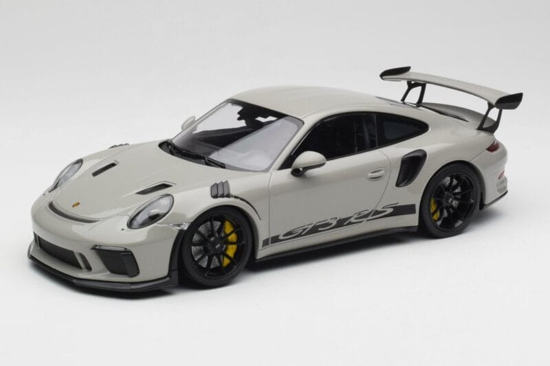 Porsche 911 991.2 GT3 RS Chalk Wording Black Wheels Minichamps 1:18 153068230 Diecast