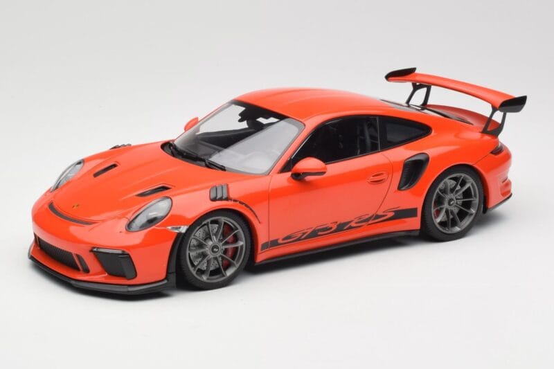 Porsche 911 991.2 GT3 RS Lava Orange & Silver Wheels Minichamps 1:18 155068225 Diecast