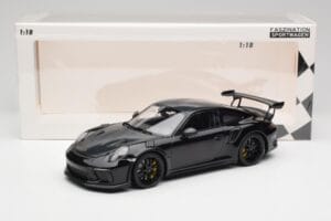 Porsche 911 991.2 GT3 RS Weissach Package Black & Black Wheels Minichamps 1:18 153068228 Diecast — photo 6 of 6