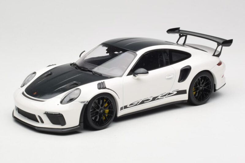 Porsche 911 991.2 GT3 RS Weissach Package White Wording Black Magnesium Wheels Minichamps 1:18 153068225 Diecast