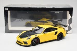 Porsche 911 991.2 GT3 RS Yellow with Black Wheels Minichamps 1:18 155068231 Diecast — photo 6 of 6