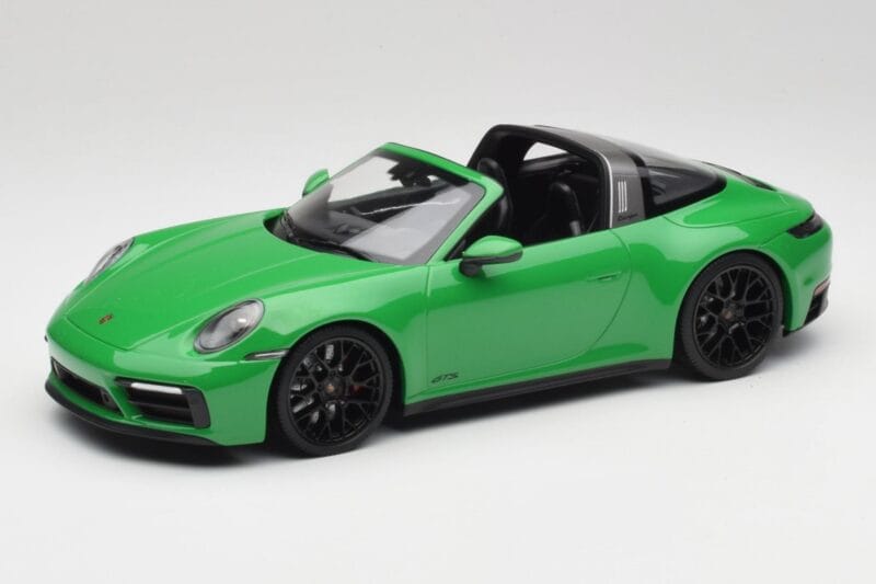 Porsche 911 991.2 Targa 4 GTS British Racing Green Minichamps 1:18 155061065 Diecast
