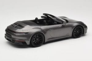 Porsche 911 992 Carrera 4 GTS Cabriolet Grey Metallic Minichamps 1:18 155063031 Diecast — photo 2 of 6