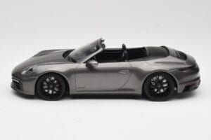 Porsche 911 992 Carrera 4 GTS Cabriolet Grey Metallic Minichamps 1:18 155063031 Diecast — photo 3 of 6