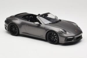 Porsche 911 992 Carrera 4 GTS Cabriolet Grey Metallic Minichamps 1:18 155063031 Diecast — photo 4 of 6