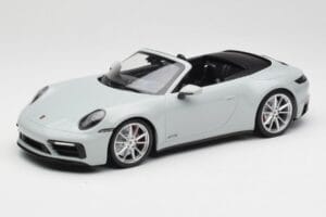 Porsche 911 992 Carrera 4 GTS Cabriolet Grey Minichamps 1:18 155063034 Diecast