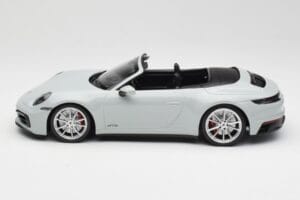 Porsche 911 992 Carrera 4 GTS Cabriolet Grey Minichamps 1:18 155063034 Diecast — photo 5 of 6