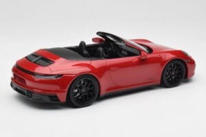 Porsche 911 992 Carrera 4 GTS Cabriolet Red Minichamps 1:18 155063032 Diecast — photo 2 of 6