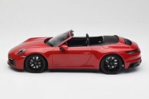 Porsche 911 992 Carrera 4 GTS Cabriolet Red Minichamps 1:18 155063032 Diecast — photo 3 of 6