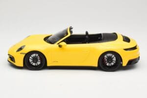 Porsche 911 992 Carrera 4 GTS Cabriolet Yellow Minichamps 1:18 155063030 Diecast — photo 3 of 6