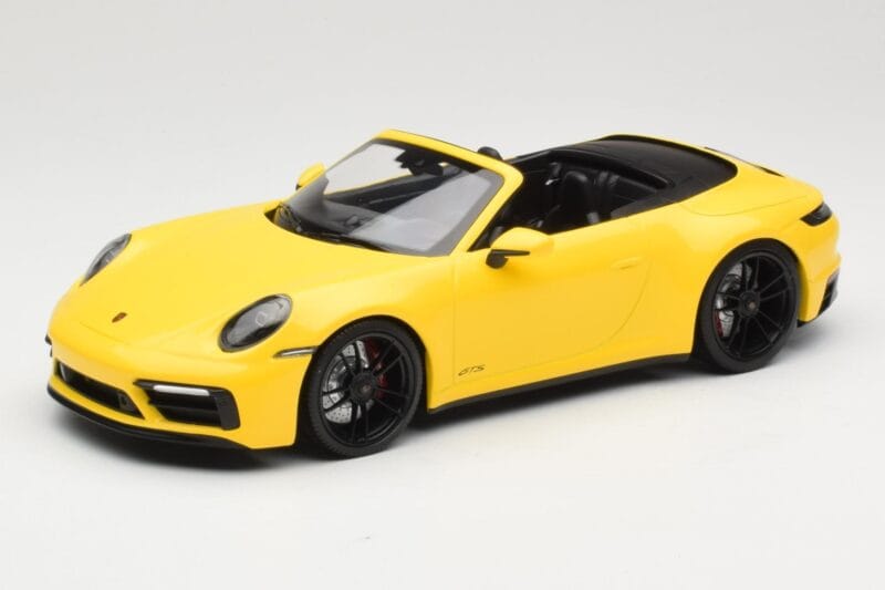 Porsche 911 992 Carrera 4 GTS Cabriolet Yellow Minichamps 1:18 155063030 Diecast