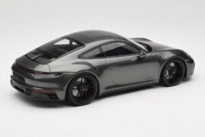 Porsche 911 992 Carrera 4 GTS Green Metallic Minichamps 1:18 155063101 Diecast — photo 2 of 6