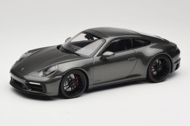 Porsche 911 992 Carrera 4 GTS Green Metallic Minichamps 1:18 155063101 Diecast