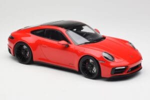 Porsche 911 992 Carrera 4 GTS Red Minichamps 1:18 155063100 Diecast — photo 4 of 6