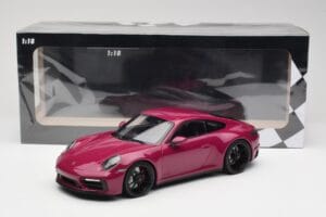 Porsche 911 992 Carrera 4 GTS Rubystar Minichamps 1:18 155063102 Diecast — photo 6 of 6