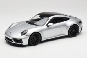 Porsche 911 992 Carrera 4 GTS Silver Minichamps 1:18 155063104 Diecast
